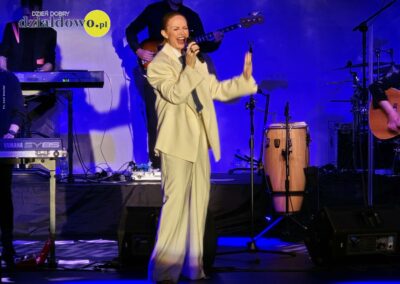 wokalistka Kasia Stankiewicz podczas koncertu w Miejskim Domu Kultury w Działdowie